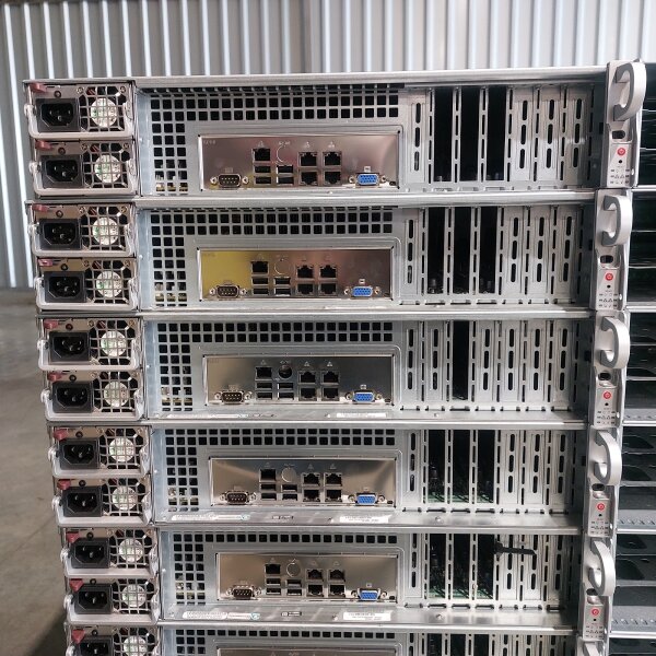 Supermicro CSE-826 X9DRi-LN4F 12X3,5" SAS / S-ATA 2U Red. PSU Server