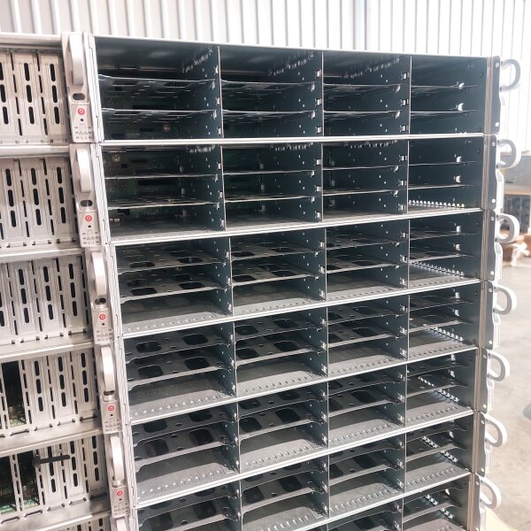 Supermicro CSE-826 X9DRi-LN4F 12X3,5" SAS / S-ATA 2U Red. PSU Server