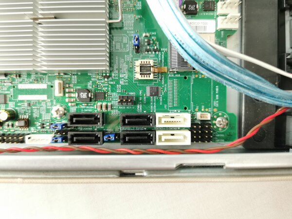 Supermicro CSE-815 X9DRi-LN4F+ Rev 1.10  4x3.5 LFF Dual LGA2011 w/o Caddys