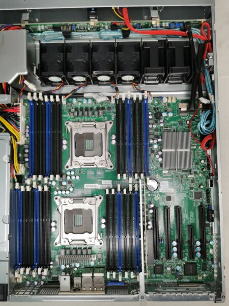 Supermicro Server CSE-815 1U X9DRI-LN4F Rev. 1.20A BPN-SAS815TQ PWS-605P-1H 80+