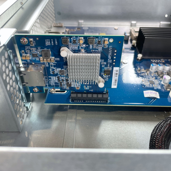 QNAP TS-863U-RP + QXG-10G1T 12x 3.5" 4x 1GbE 1x10GbE RJ45 NAS 2U Rack NAS Server