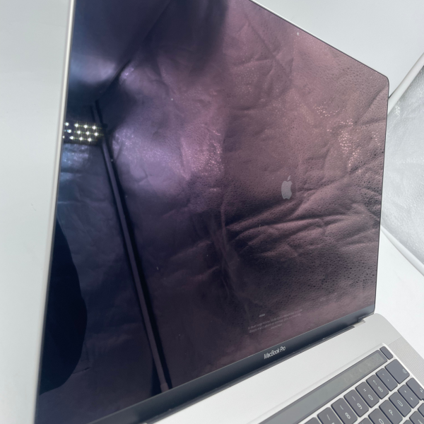 Apple MacBook Pro 16" Intel i7-9750H 2,6GHz 500GB SSD 16GB DDR4 Radeon Pro 5300M