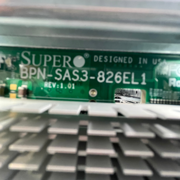 Supermicro CSE-829 E5-2620v3 X10DRU-i+ BPN-SAS3-826EL1 DDR4 Server mit Caddys