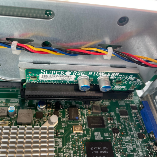 Supermicro CSE-829 E5-2620v3 X10DRU-i+ BPN-SAS3-826EL1 DDR4 Server mit Caddys