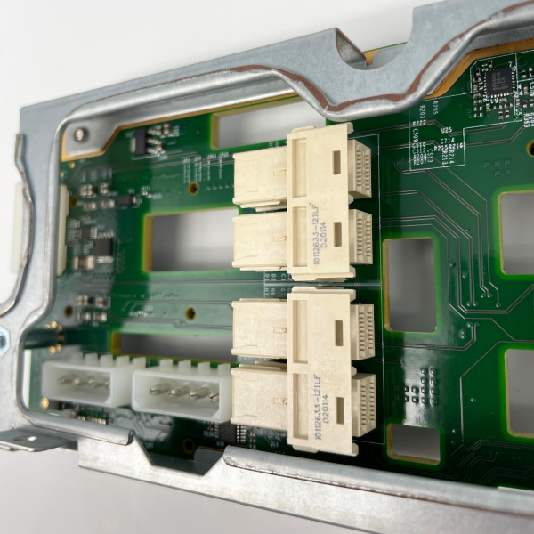 Supermicro BPN-SAS3-826EL1-N4 SAS3 12x 3.5" SAS/SATA NVMe Backplane für CSE-826