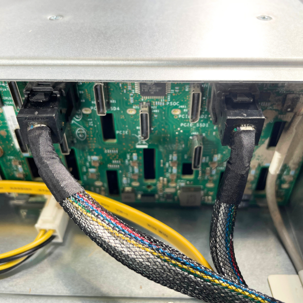 Intel Server R2208WFTZS 2x Intel Silver 4110 256GB 9361 i8 Raid-Controller 8xSFF