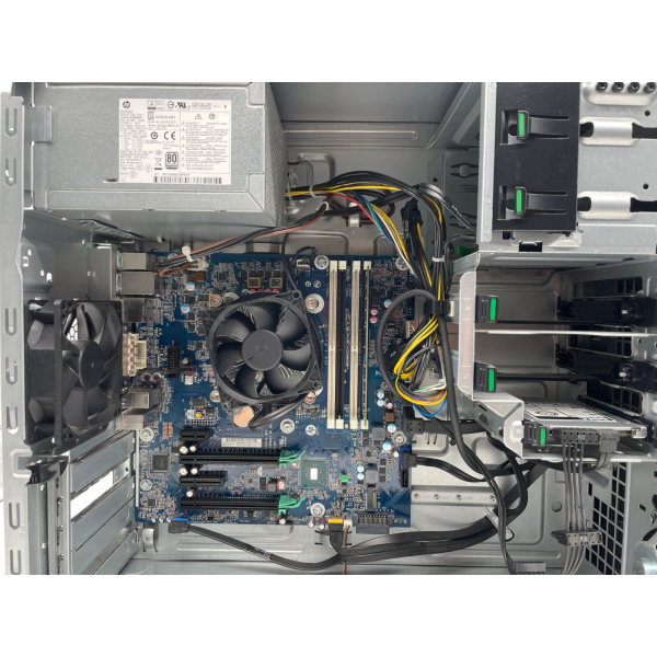 HP Z240 Tower Workstation Base Unit i7-6700 3,4 GHz 8GB DDR4 RAM 200GB SATA SSD