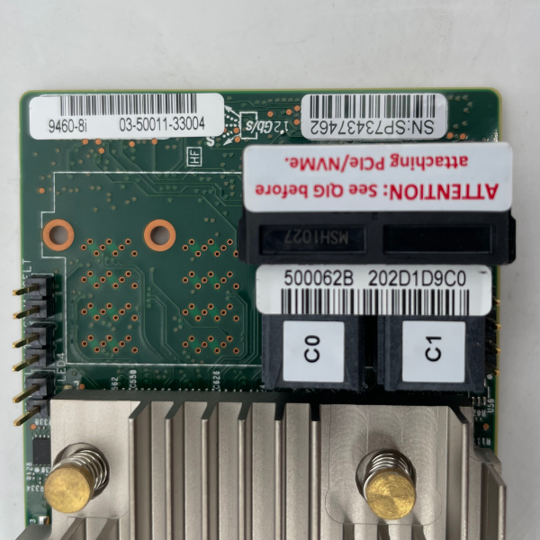 Broadcom MegaRAID 9460-8i 8-Port SAS/SATA/NVMe Tri-Mode 12Gb/s 2GB inkl. BBU