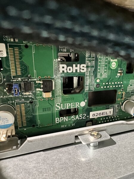 Supermicro CSE-847 X9DRD-7LN4F-JBOD 4U E5-2670 32GB DDR3 ECC 36x3,5" SQ-PSU