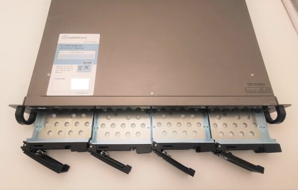 QNAP NAS Storage TS-453U-RP inkl. 2x Netzteil DPS-250AB-81 A